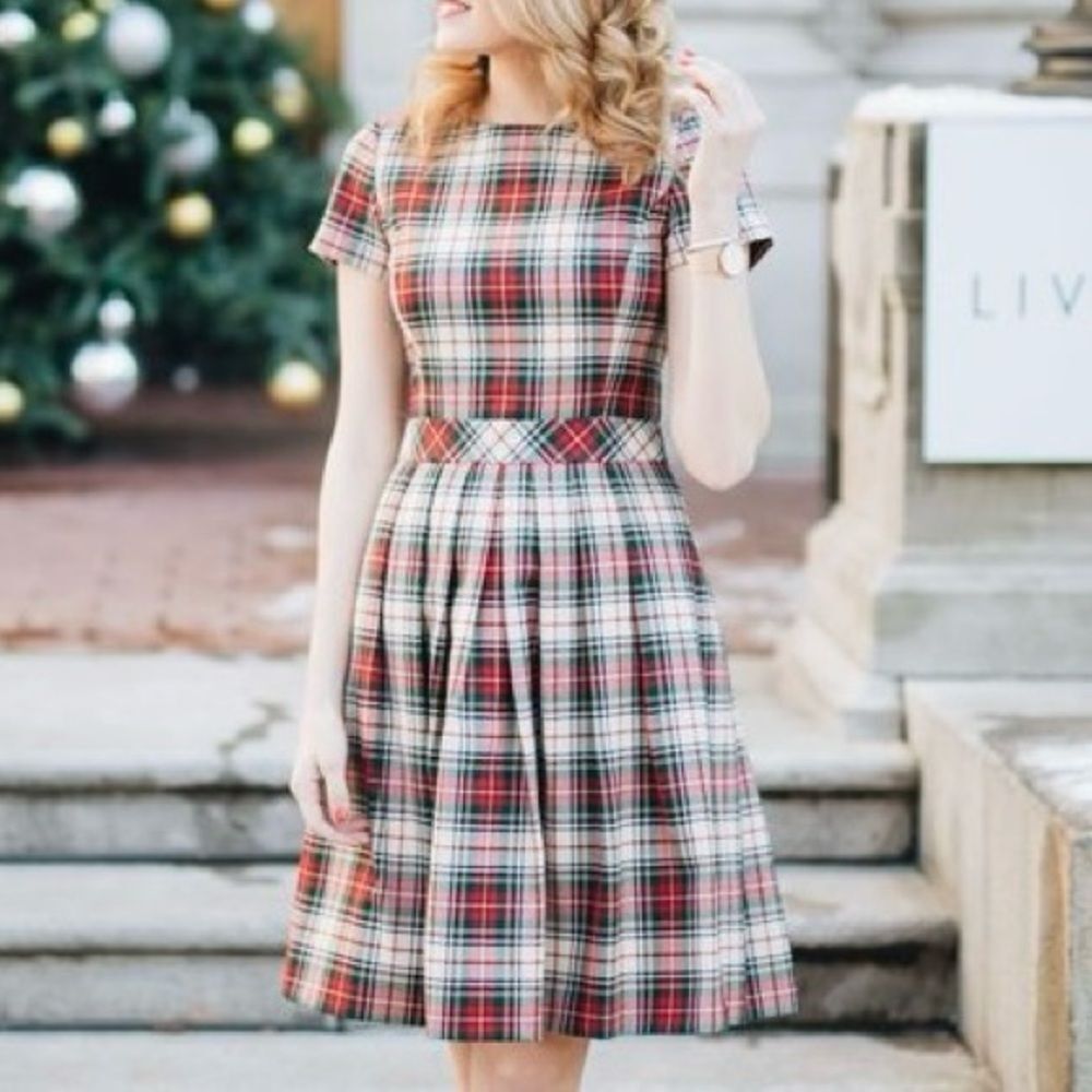 Brooks Brothers Red Fleece 100% Wool Creme Red Plaid Pleated Dress Sz 4 Holidays
